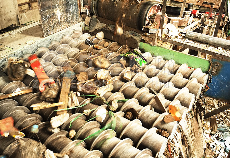 Garbage sorting equipment-spiral screen Garbage sorting equipment-spiral screen